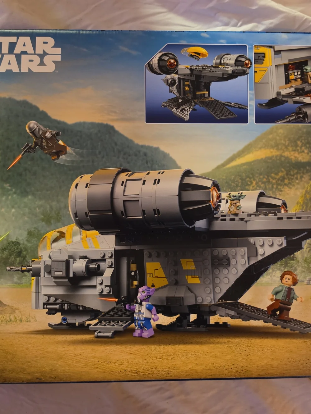 BRAND NEW UNOPENED LEGO Star Wars Razor Crest in Yellow and Gray 18+ - Picture 3 of 4
